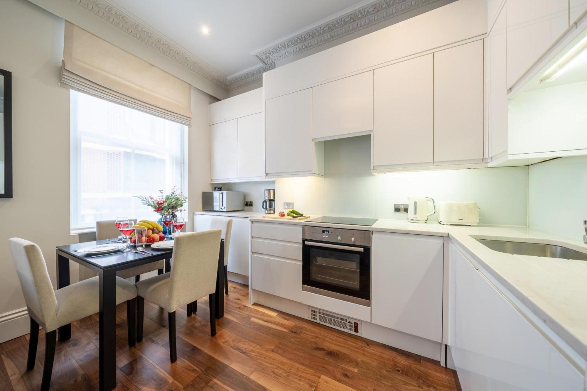 Goodge Apartments 런던 외부 사진